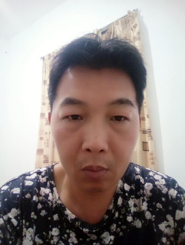 繁华哀伤的第一张照片--中老年相亲网