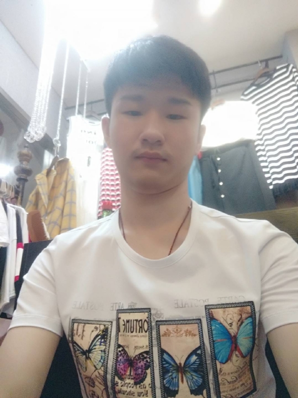 许你一世的第一张照片--中老年相亲网