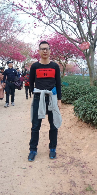 小梁的第一张照片--中老年相亲网