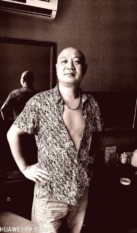 该谁是谁的第一张照片--中老年相亲网