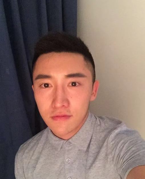 灰太狼的第一张照片--中老年相亲网