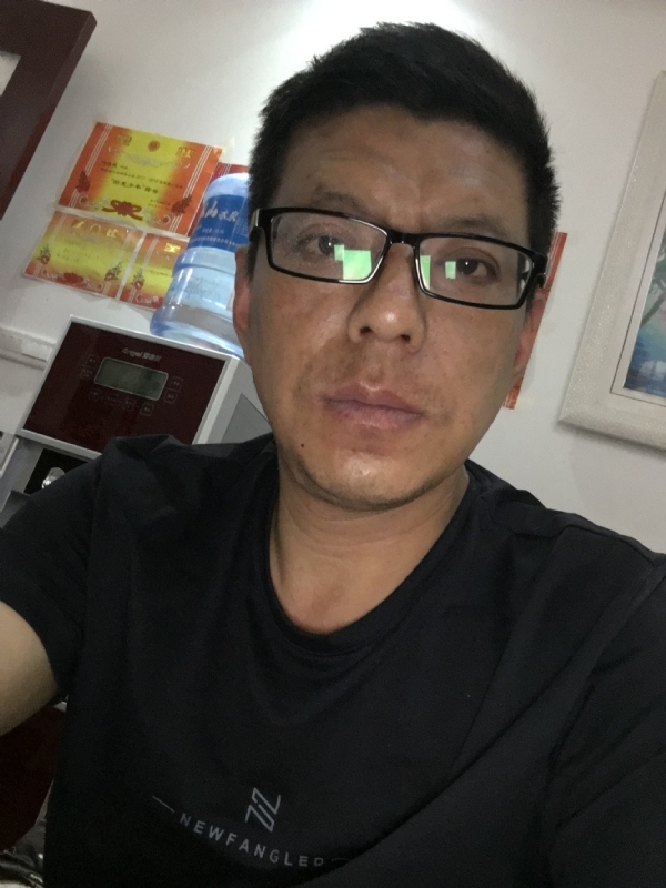 牵手的第三张照片--中老年相亲网