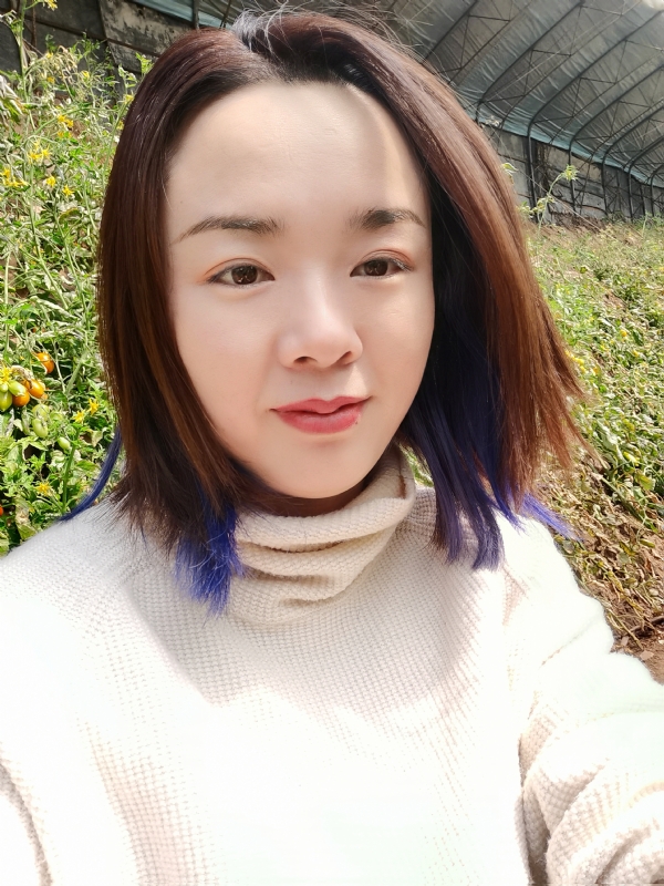 欣欣向荣的第一张照片--中老年相亲网