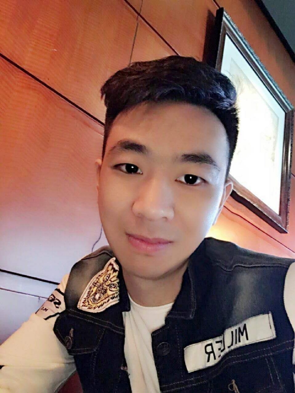 滞后的微笑的第三张照片--中老年相亲网