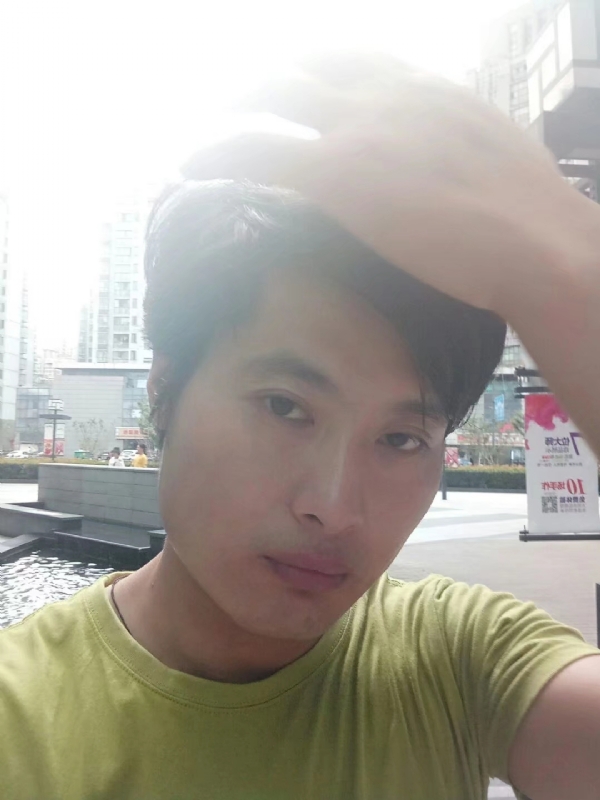 钢铁侠的第一张照片--中老年相亲网