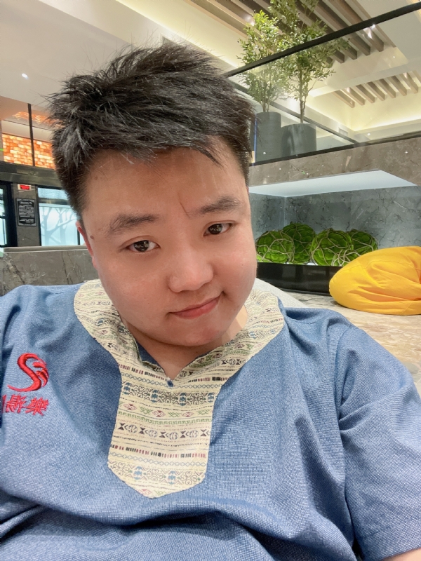 小恶魔的第一张照片--中老年相亲网