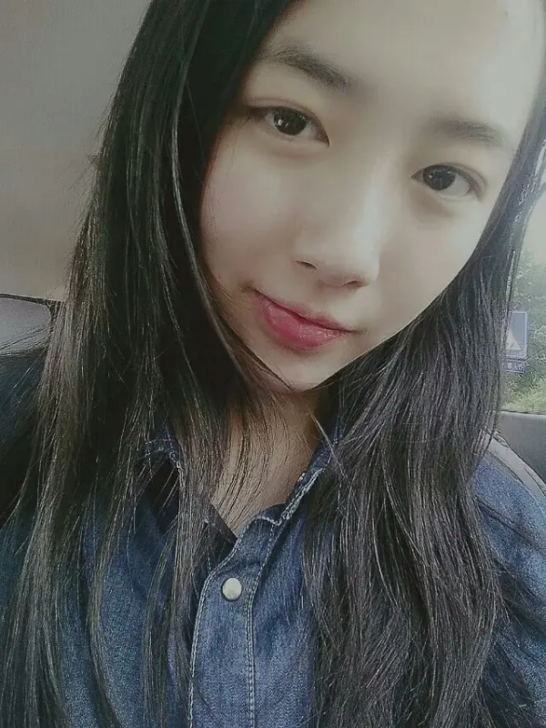 小她的第一张照片--中老年相亲网