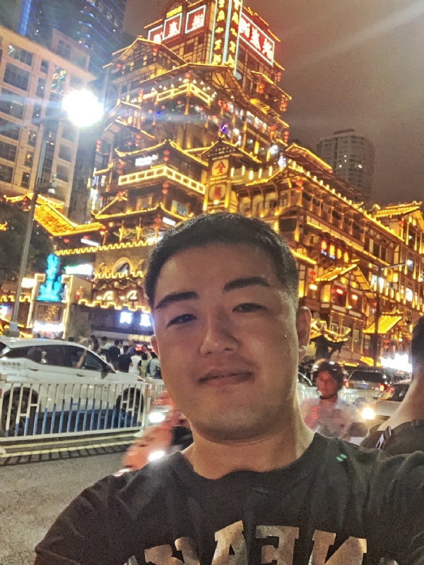 钢铁侠的第一张照片--中老年相亲网