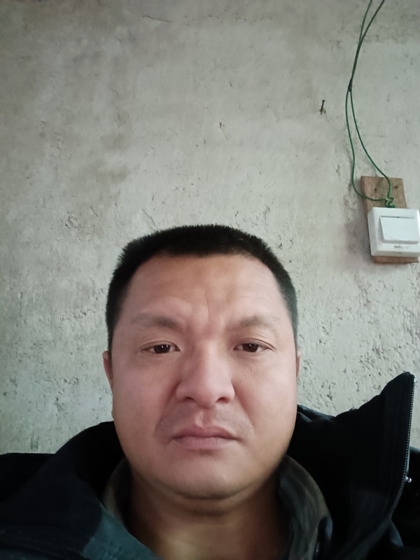 兰成龙的第三张照片--中老年相亲网