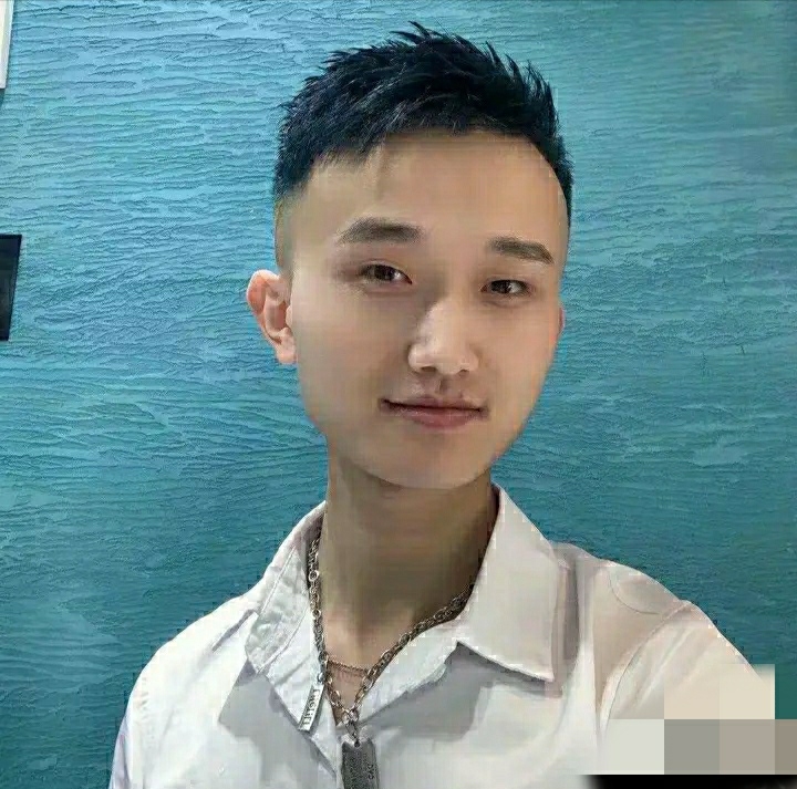 小哥哥的第一张照片--中老年相亲网