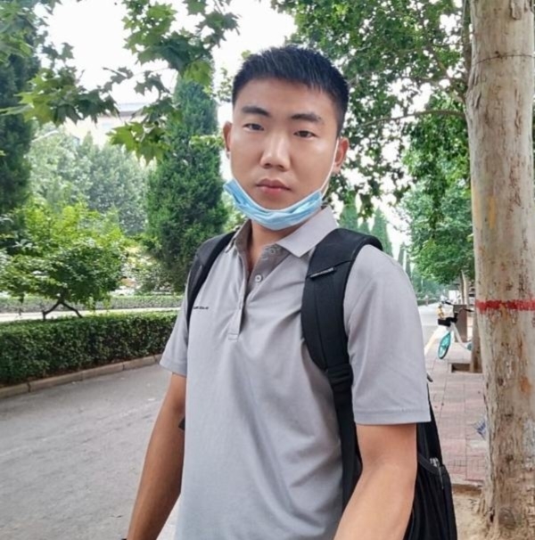 90年男征婚的第一张照片--中老年相亲网