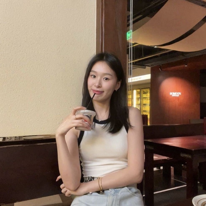 羽毛的第一张照片--中老年相亲网