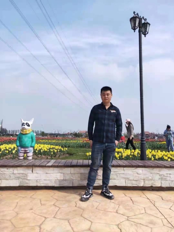 海阔天空的第一张照片--中老年相亲网