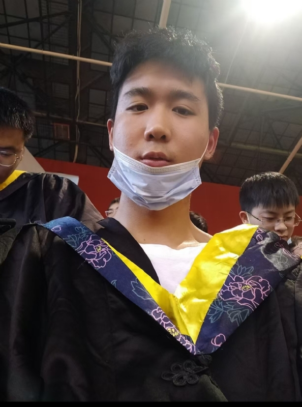 落落大方的第一张照片--中老年相亲网