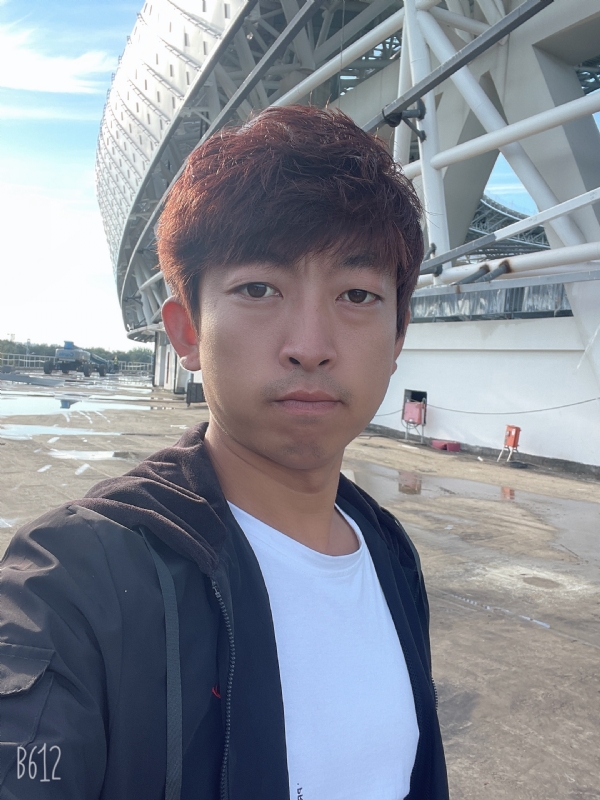 绅士大男孩的第一张照片--中老年相亲网