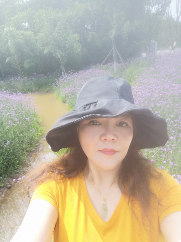 宛霞的第三张照片--中老年相亲网