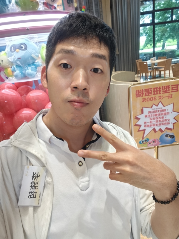 銪哲的第一张照片--中老年相亲网