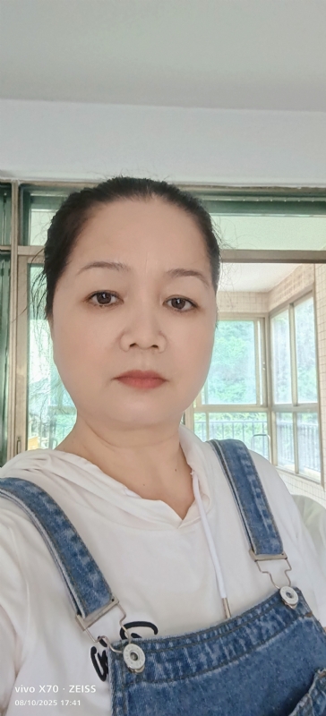 小巧玲珑的第一张照片--中老年相亲网